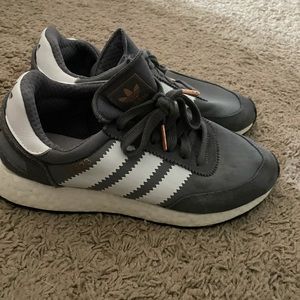 Men’s Adidas Shoes Size 7 I-5923
